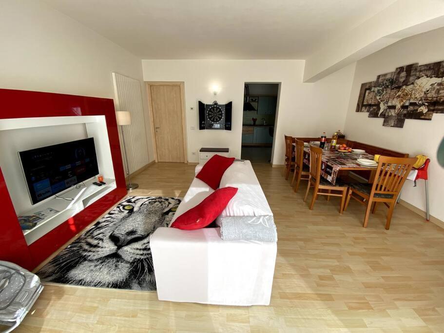 Casa Vacanza Veronica Con Giardino Вербания Екстериор снимка